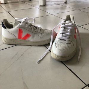 Veja V-10 Sneakers